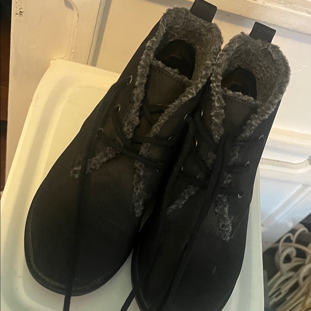 Sonoma Black Lace Up Boots with Gray Lining